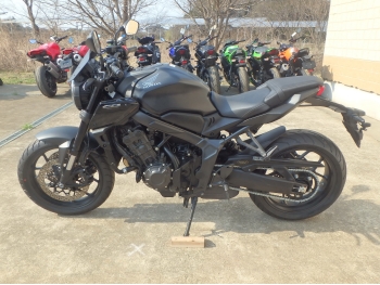     Honda CB650R 2023  11