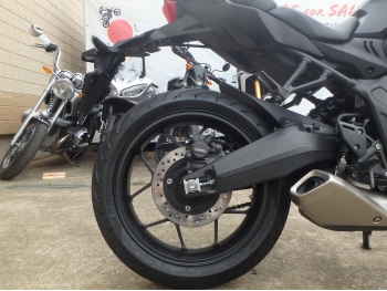     Honda CB650R 2023  16