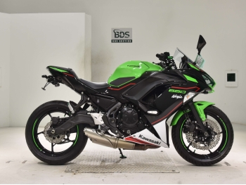     Kawasaki Ninja650A 2022  2