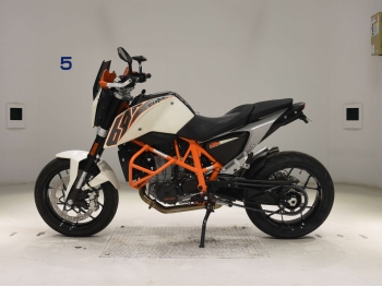     KTM 690 Duke 2014  1