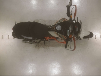     KTM 690 Duke 2014  3