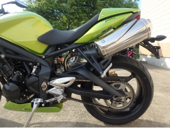     Triumph Street Triple 2009  16