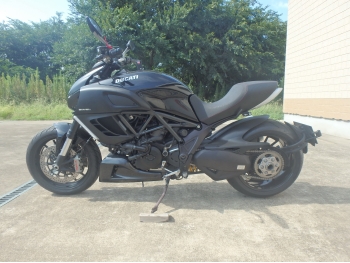     Ducati Diavel 2012  11