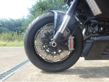     Ducati Diavel 2012  13