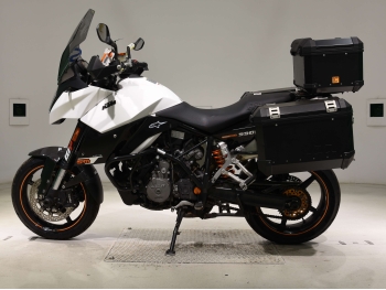     KTM 990 Supermoto T 2012  1