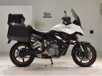     KTM 990 Supermoto T 2012  2