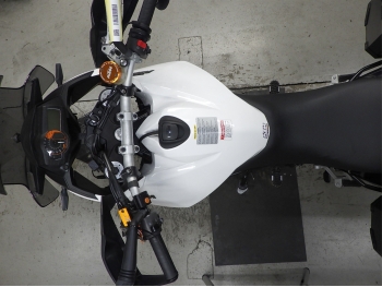     KTM 990 Supermoto T 2012  3