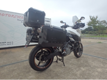     KTM 990 Supermoto T 2012  9