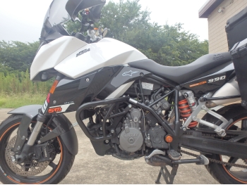     KTM 990 Supermoto T 2012  15