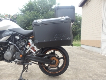     KTM 990 Supermoto T 2012  16