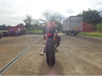 Çàêàçàòü èç ßïîíèè ìîòîöèêë KTM 690 Duke R 2014 ôîòî 10