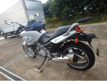     BMW F650CS 2004  11