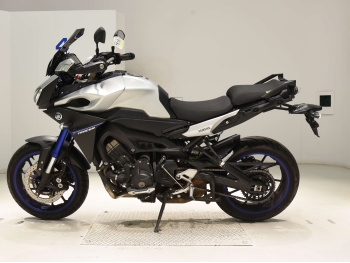     Yamaha MT-09 Tracer 2015  1