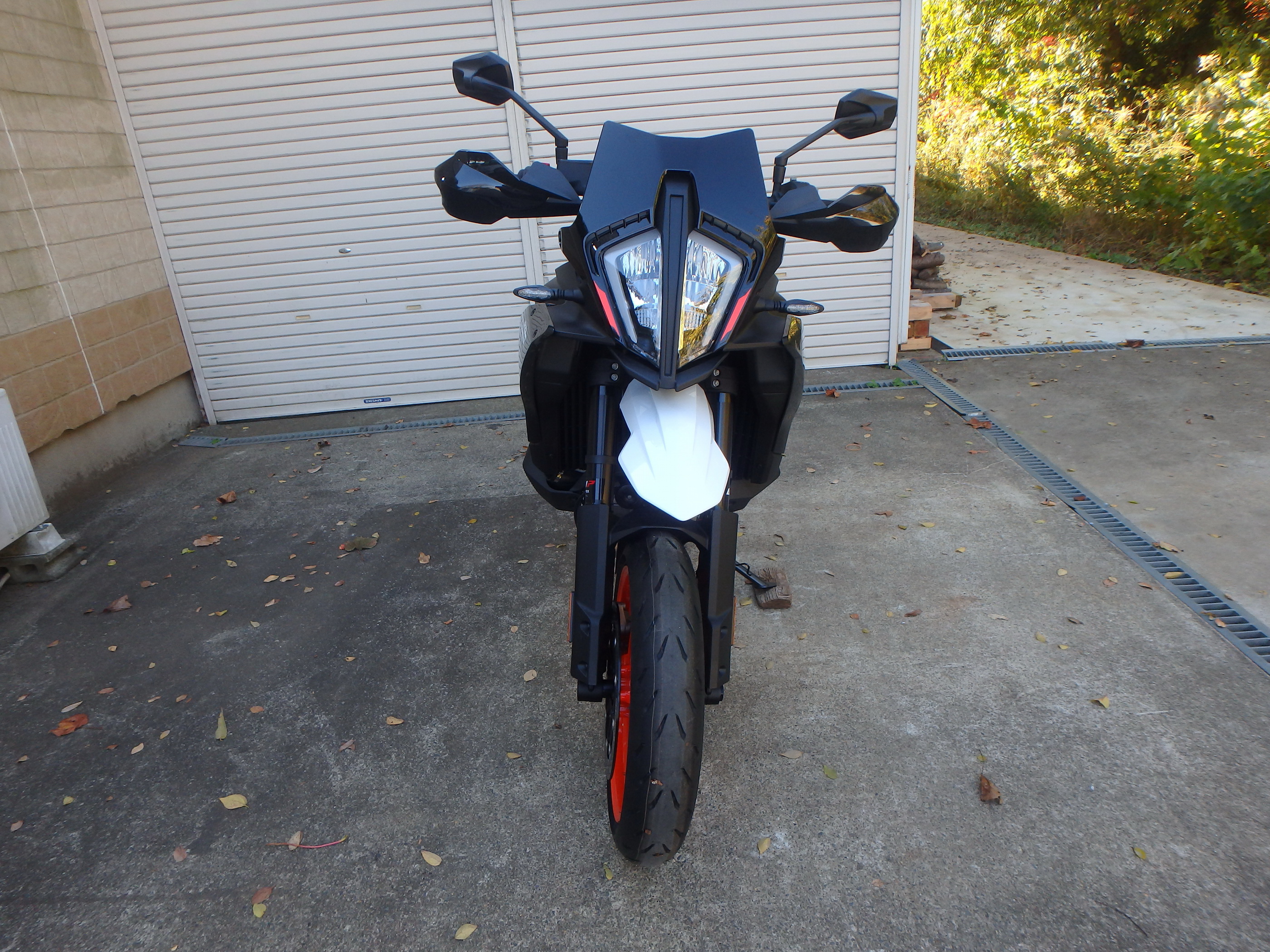 Buy bike KTM 890 SMT 2024 ôîòî 1