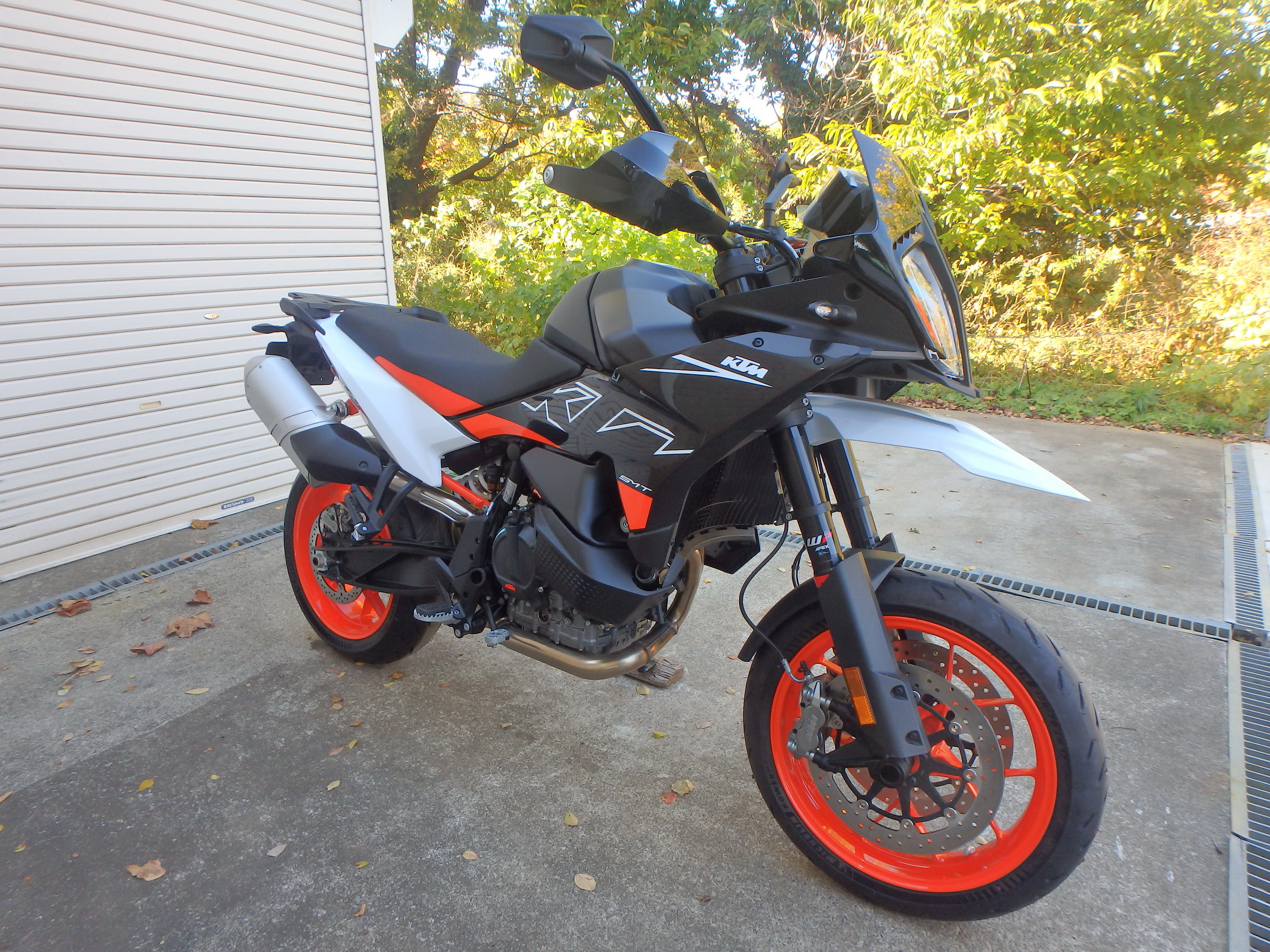 Buy bike KTM 890 SMT 2024 ôîòî 2