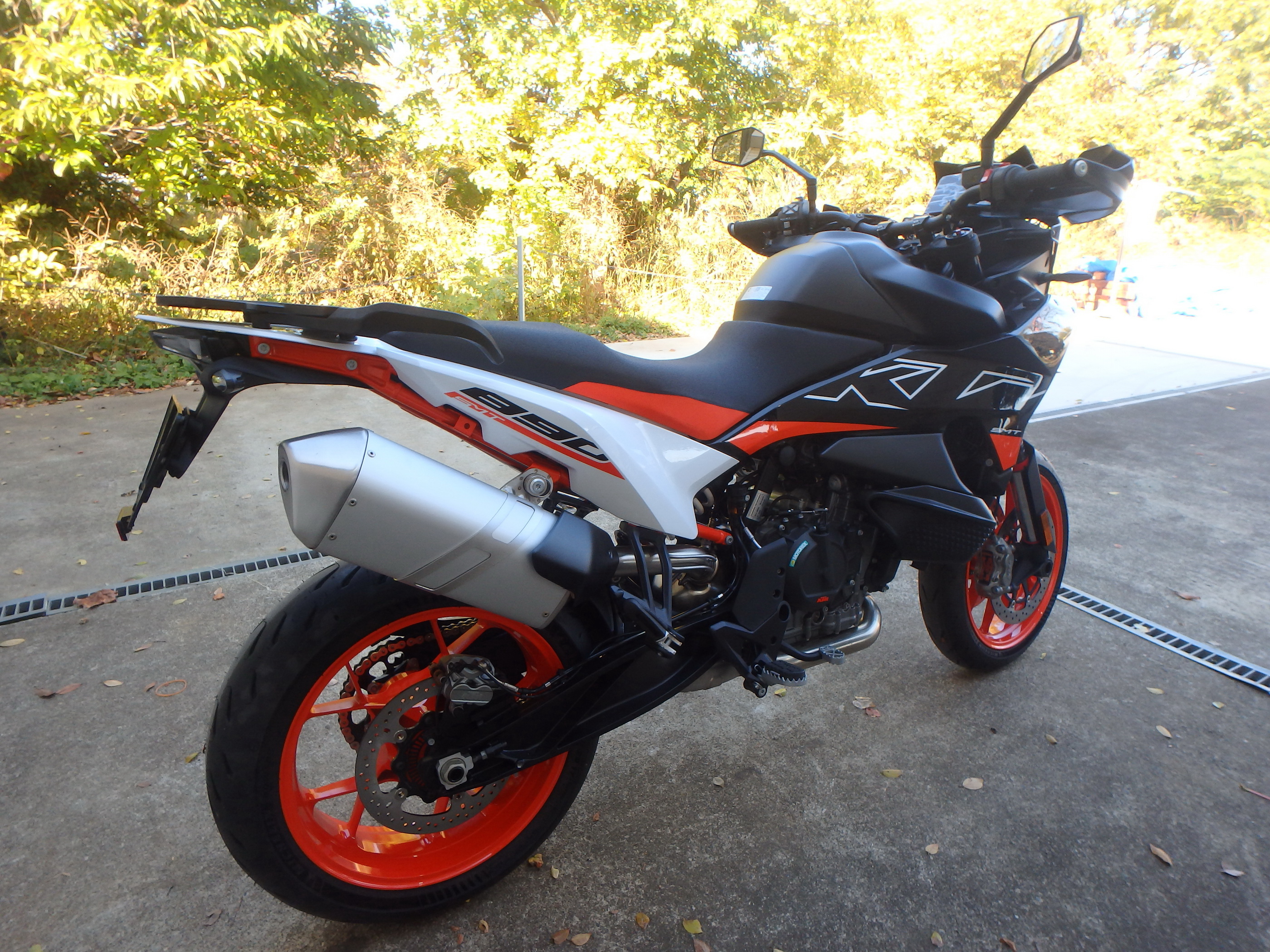 Buy bike KTM 890 SMT 2024 ôîòî 4