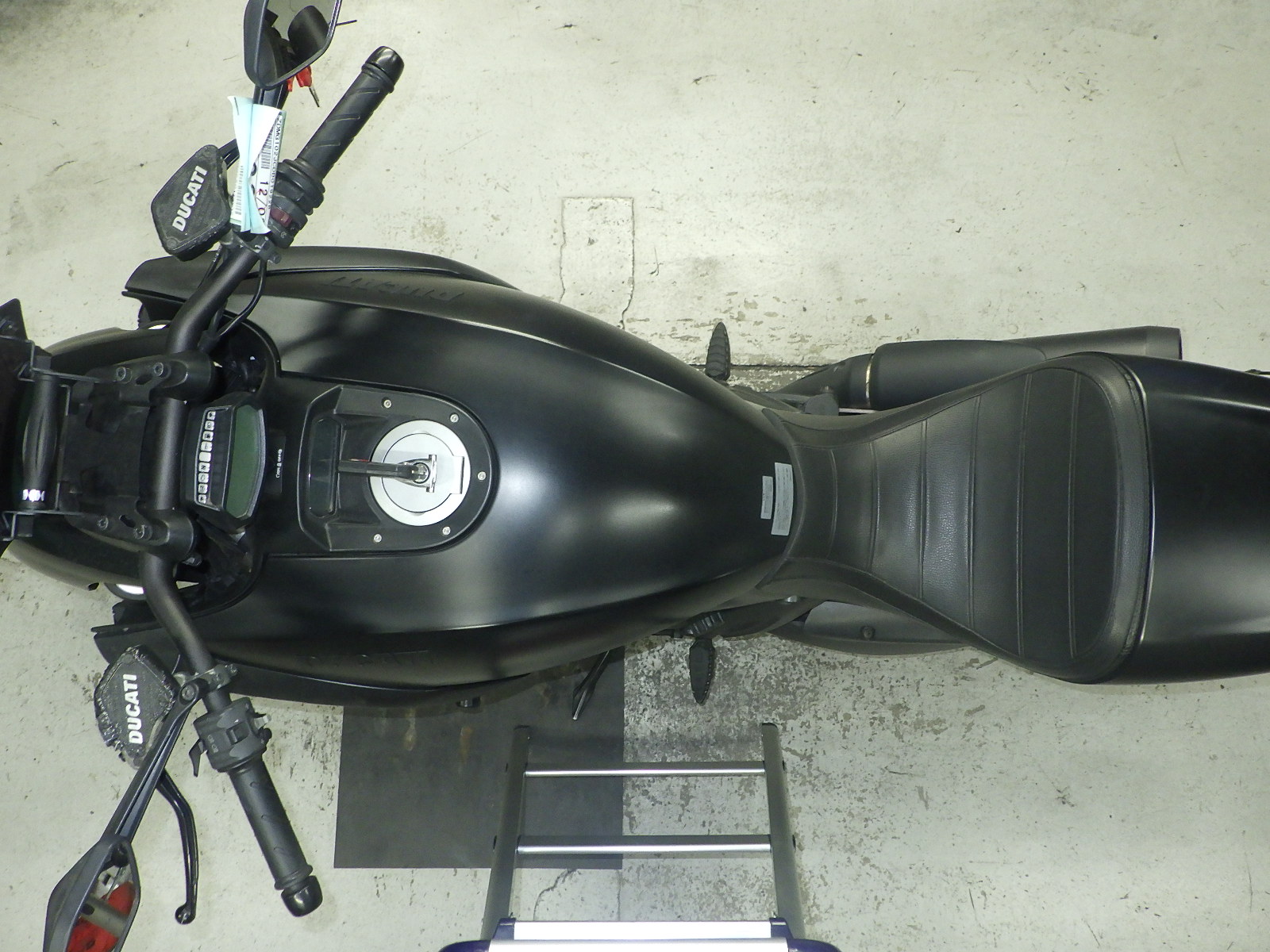 Buy bike Ducati Diavel Dark 2013 ôîòî 3