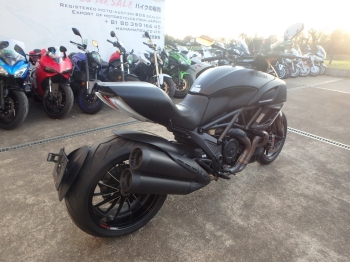 �������� �� ������ �������� Ducati Diavel Dark 2013 ���� 9