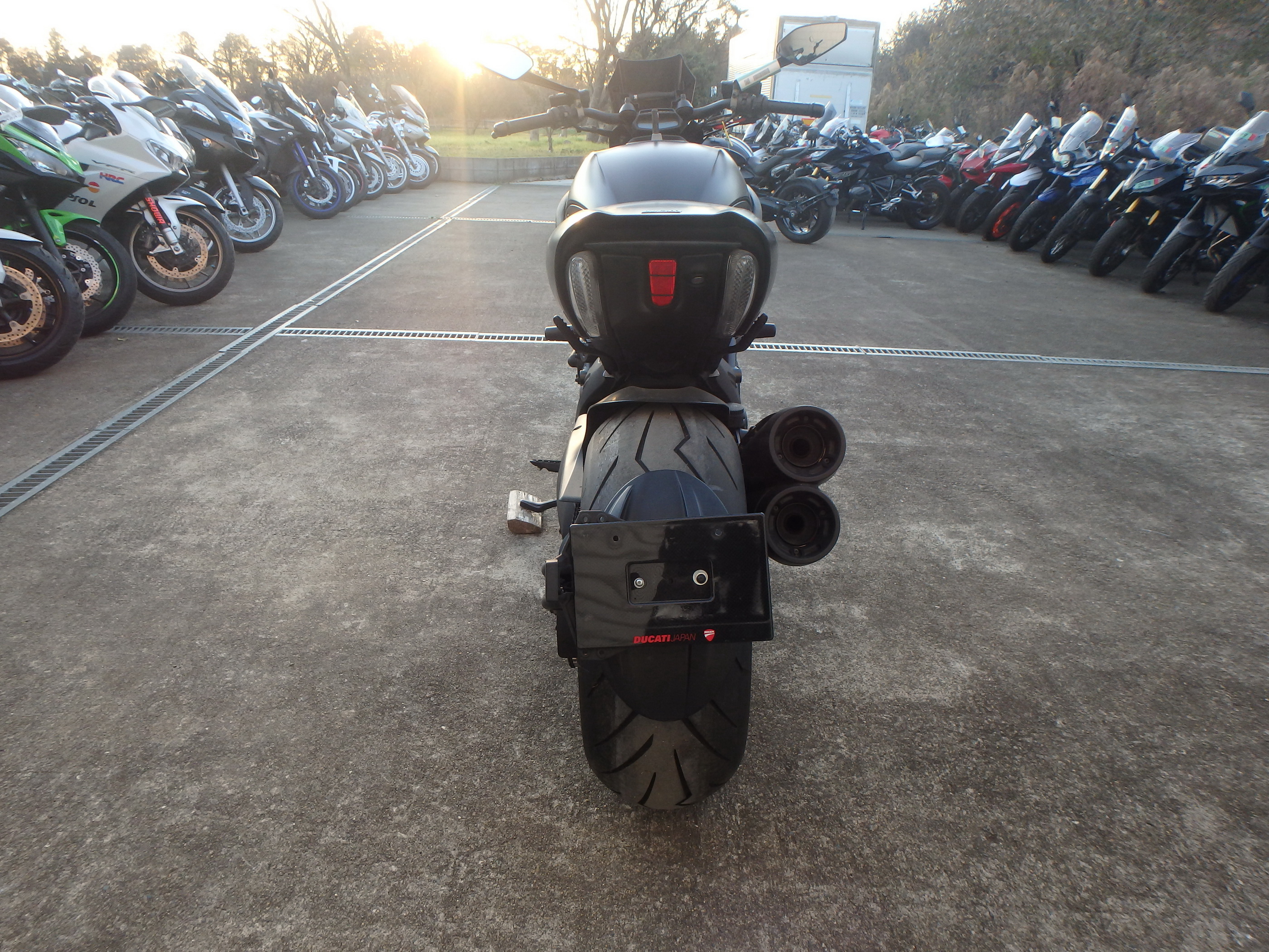 Buy bike Ducati Diavel Dark 2013 ôîòî 10