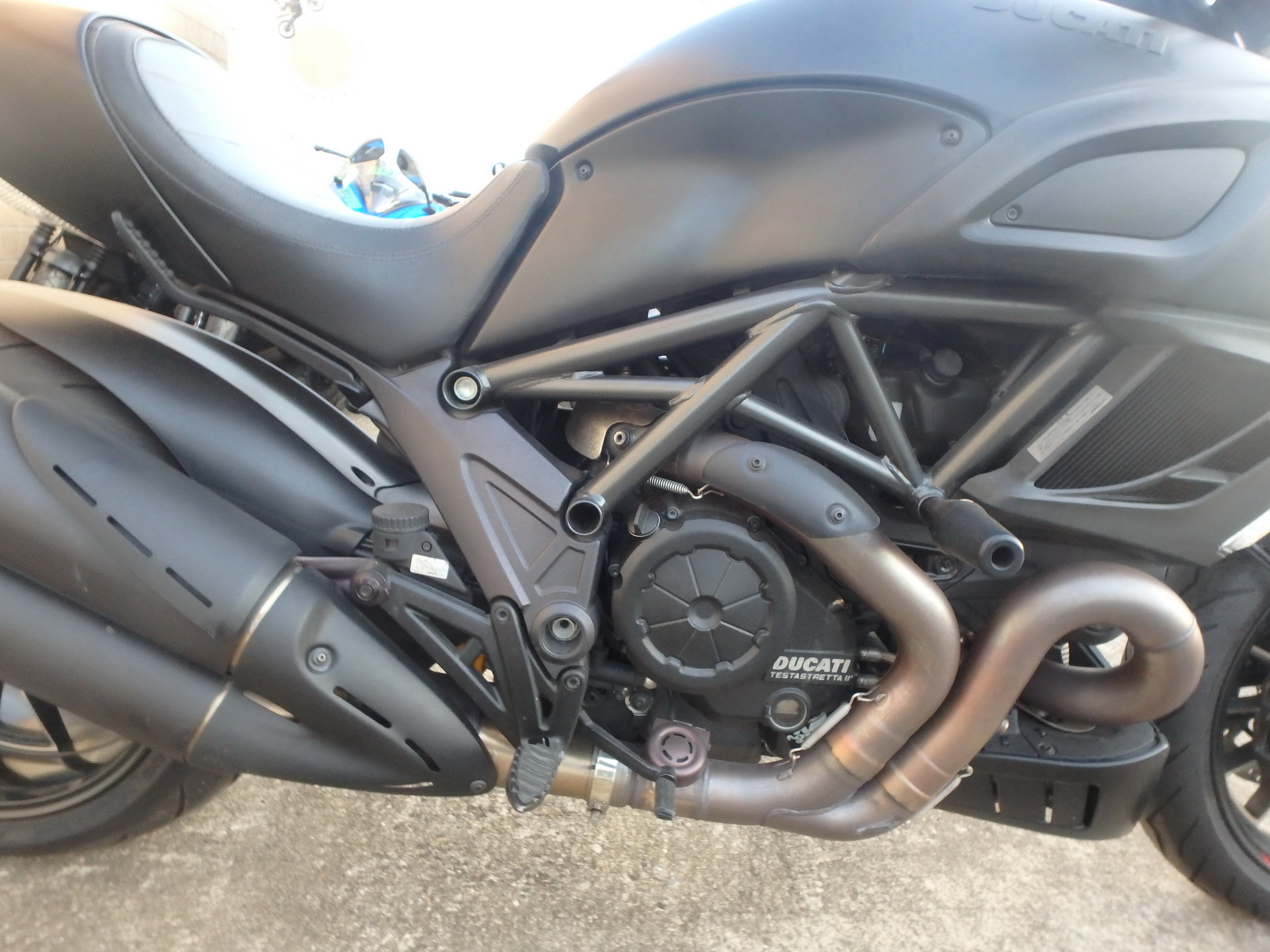 Buy bike Ducati Diavel Dark 2013 ôîòî 18