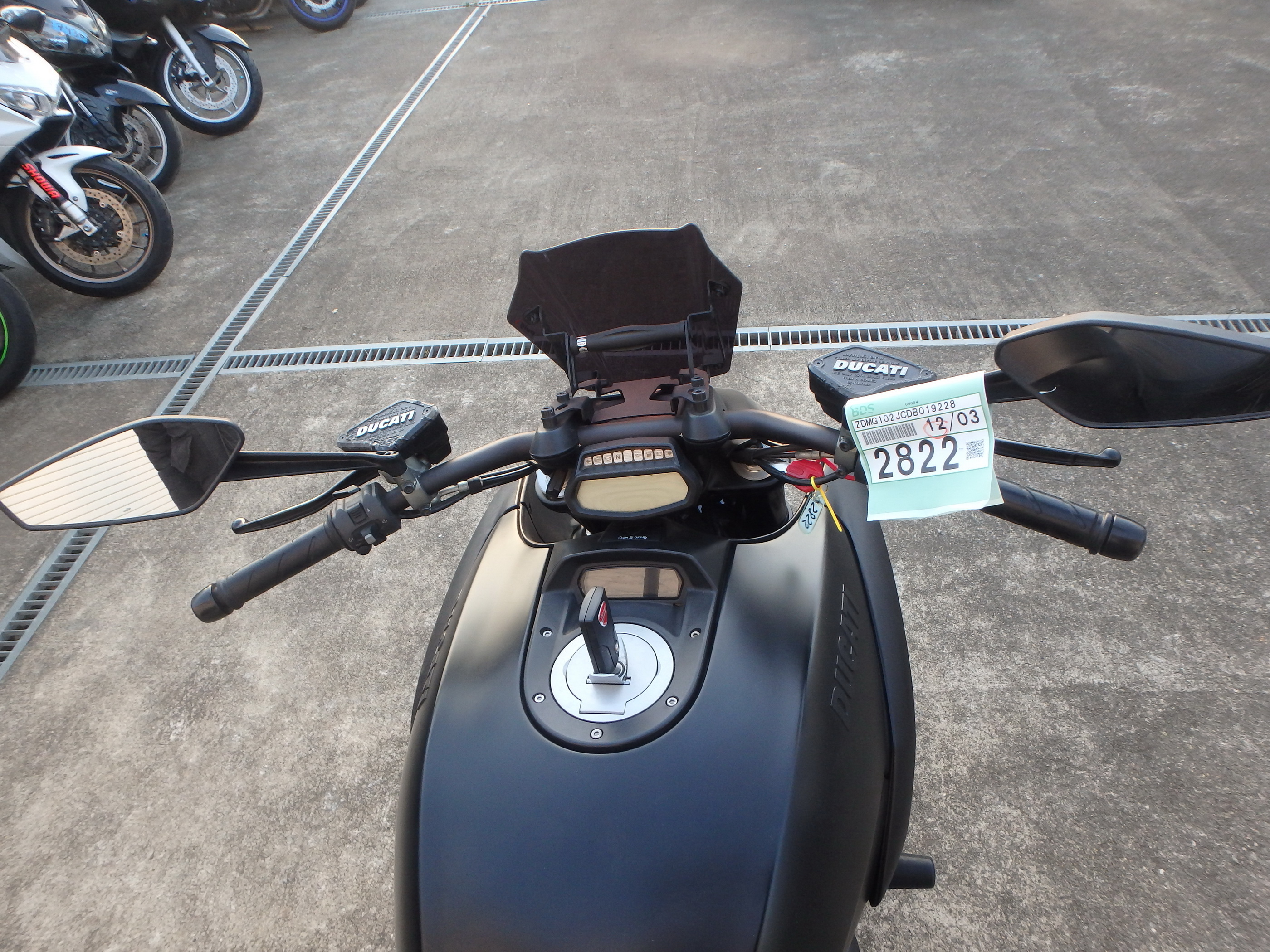 Buy bike Ducati Diavel Dark 2013 ôîòî 21