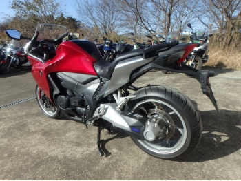 �������� �� ������ �������� Honda VFR1200F 2010 ���� 11