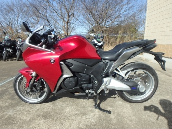 �������� �� ������ �������� Honda VFR1200F 2010 ���� 12