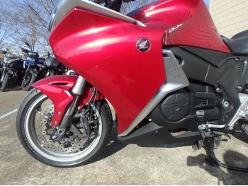 �������� �� ������ �������� Honda VFR1200F 2010 ���� 14