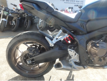 �������� �� ������ �������� Honda CB650R 2023 ���� 17