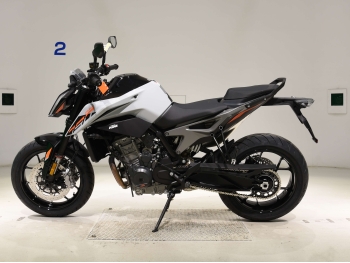 �������� �� ������ �������� KTM 790 Duke 2023 ���� 1