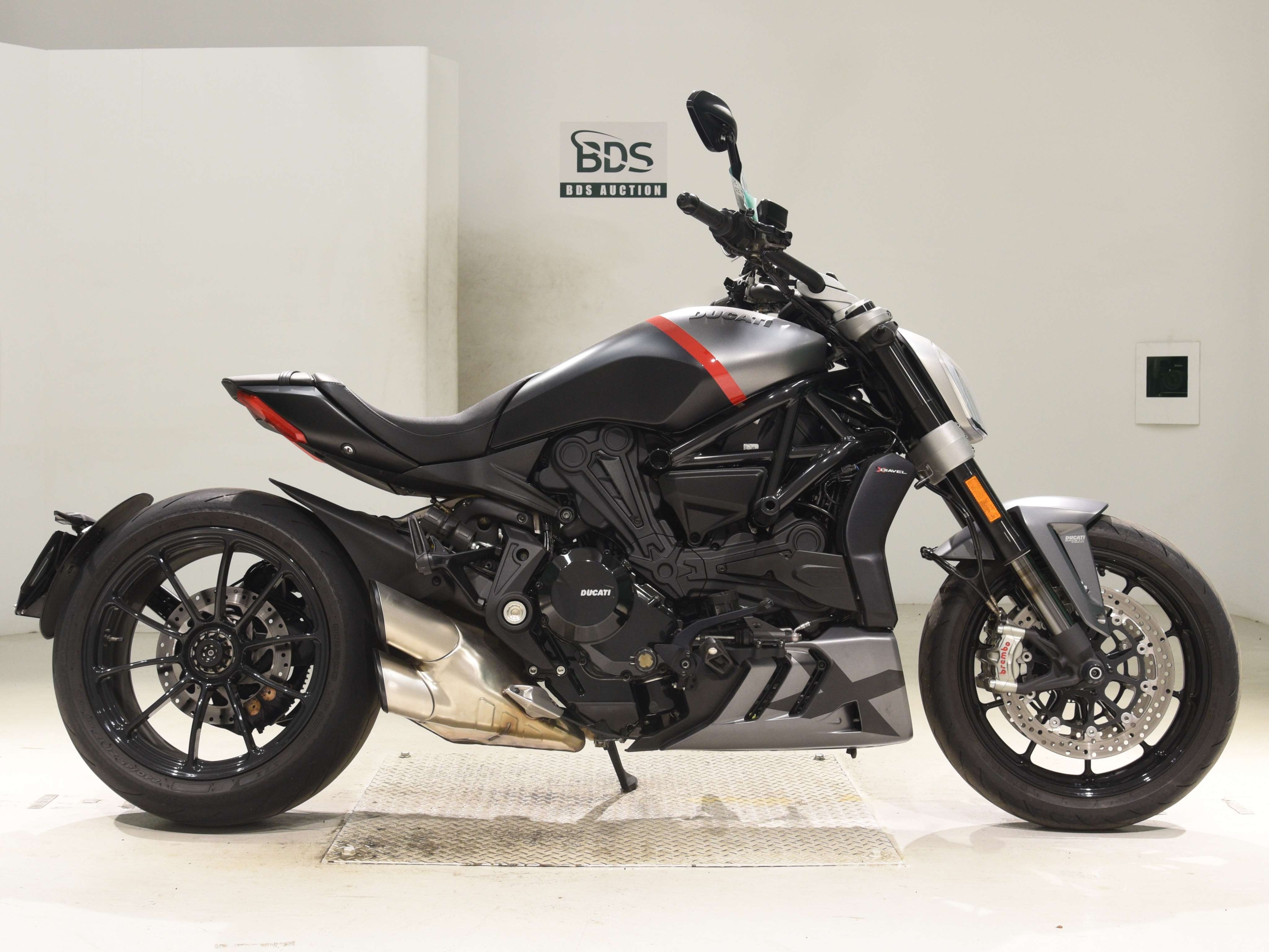 Buy bike Ducati X Diavel Black Star 2021 ôîòî 2
