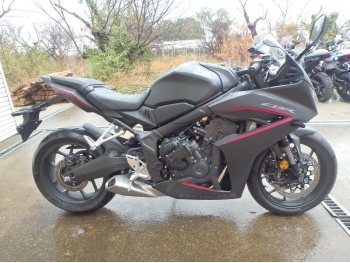 �������� �� ������ �������� Honda CBR650R E-Clutch 2025 ���� 3