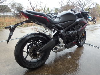 �������� �� ������ �������� Honda CBR650R E-Clutch 2025 ���� 4