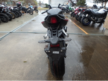 �������� �� ������ �������� Honda CBR650R E-Clutch 2025 ���� 5