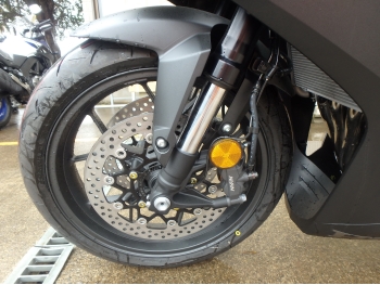 �������� �� ������ �������� Honda CBR650R E-Clutch 2025 ���� 9