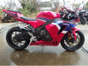�������� �� ������ �������� Honda CBR600RR-4 2024 ���� 3