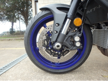 �������� �� ������ �������� Yamaha MT-10 / FZ-10 2017 ���� 9