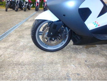 Çàêàçàòü èç ßïîíèè ìîòîöèêë BMW C650GT 2016 ôîòî 14