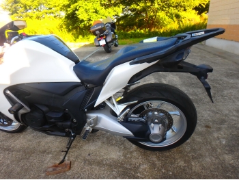 Çàêàçàòü èç ßïîíèè ìîòîöèêë Honda VFR1200F 2013 ôîòî 16