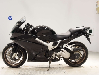 �������� �� ������ �������� Honda VFR800F Interceptor 2016 ���� 1