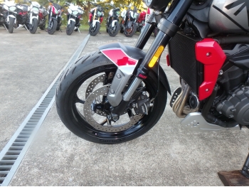 Çàêàçàòü èç ßïîíèè ìîòîöèêë Triumph Trident 660 2021 ôîòî 14