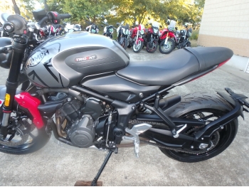 Çàêàçàòü èç ßïîíèè ìîòîöèêë Triumph Trident 660 2021 ôîòî 15