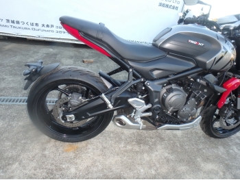 Çàêàçàòü èç ßïîíèè ìîòîöèêë Triumph Trident 660 2021 ôîòî 17