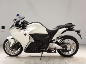 Çàêàçàòü èç ßïîíèè ìîòîöèêë Honda VFR1200F 2012 ôîòî 1