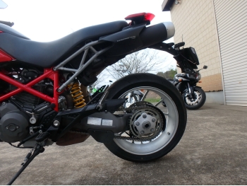     Ducati Hypermotards796 2010  16