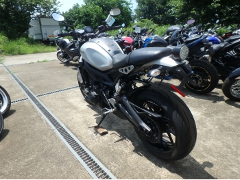     Yamaha XSR900 2016  10